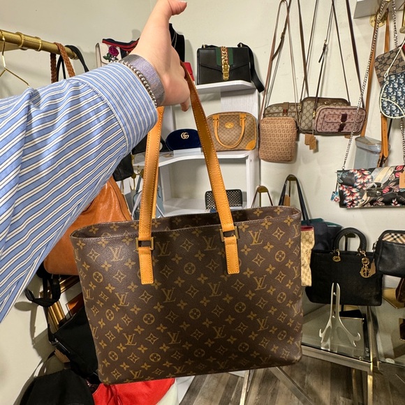 Louis Vuitton LV Monogram Brown Luco Shoulder Bag - Picture 14 of 15